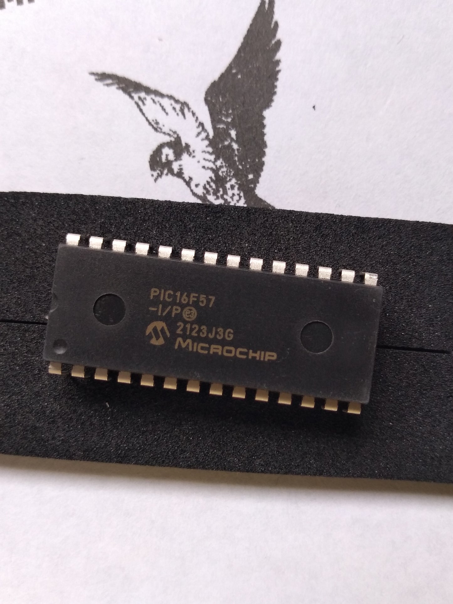 PIC16F57-I/P