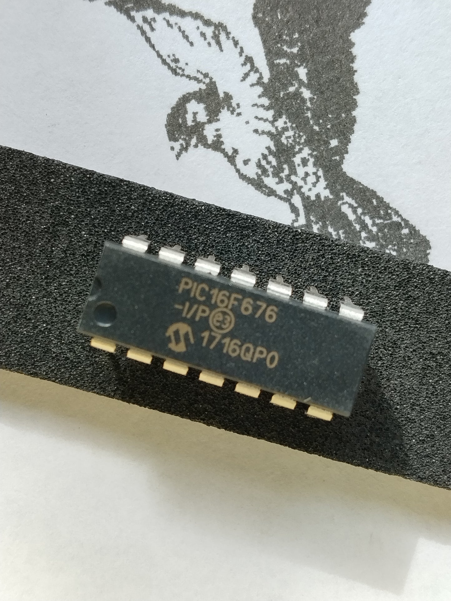 PIC16F676-I/P