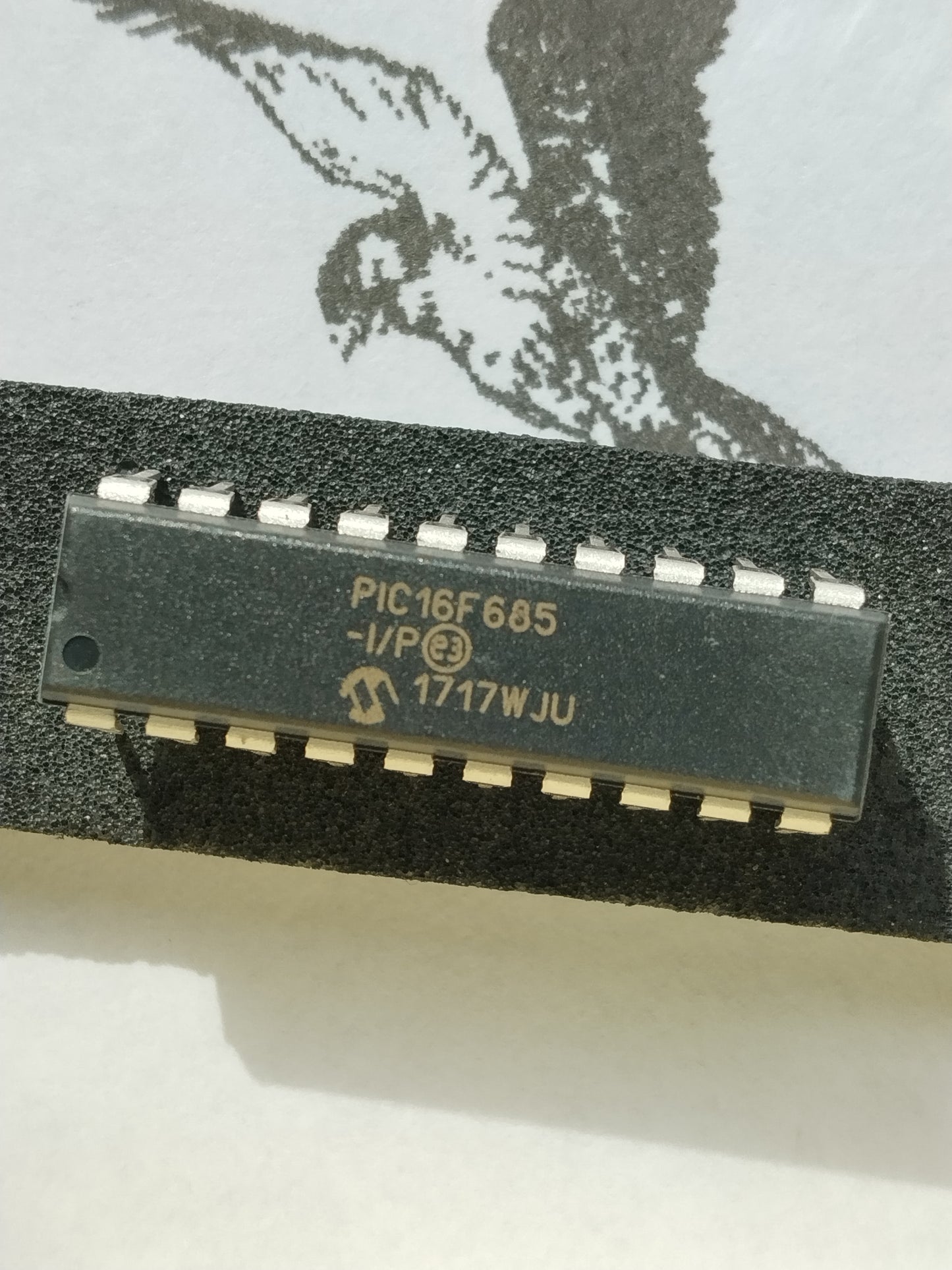 PIC16F685-I/P
