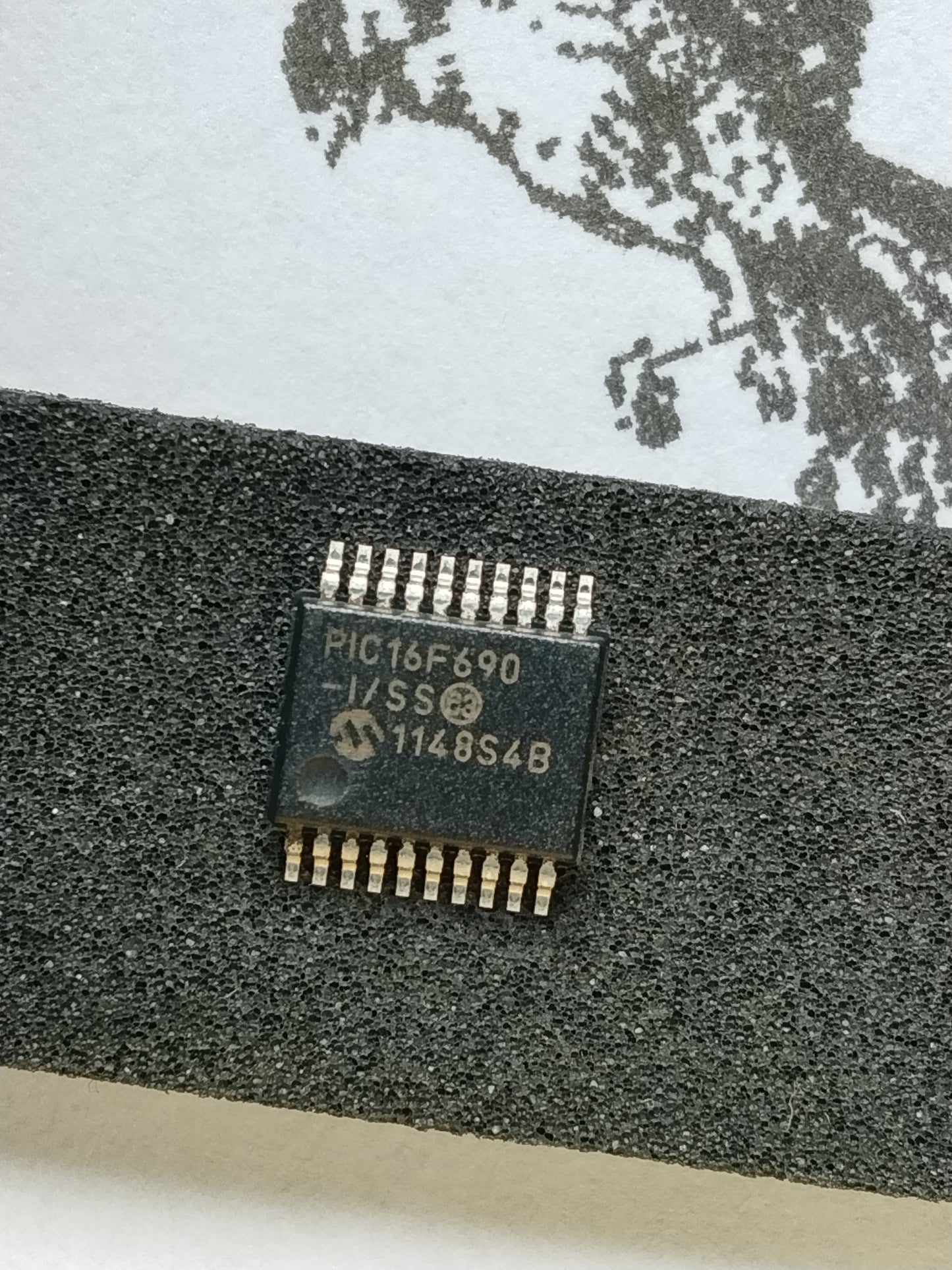 PIC16F690-I/SS